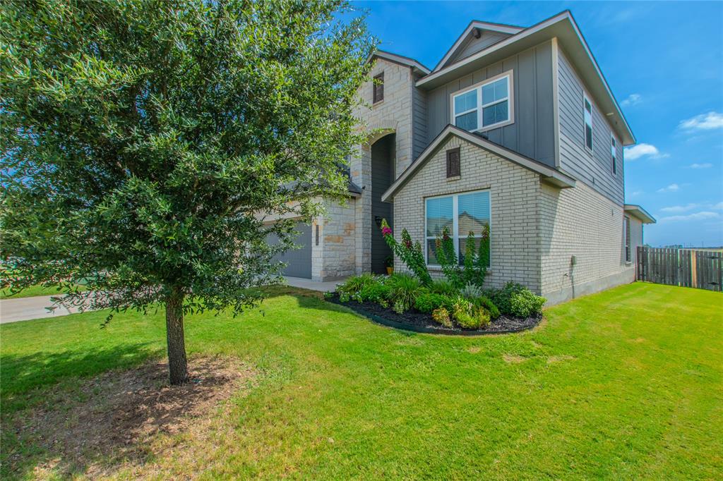 7514 Broadmoor Cove Property Photo 37