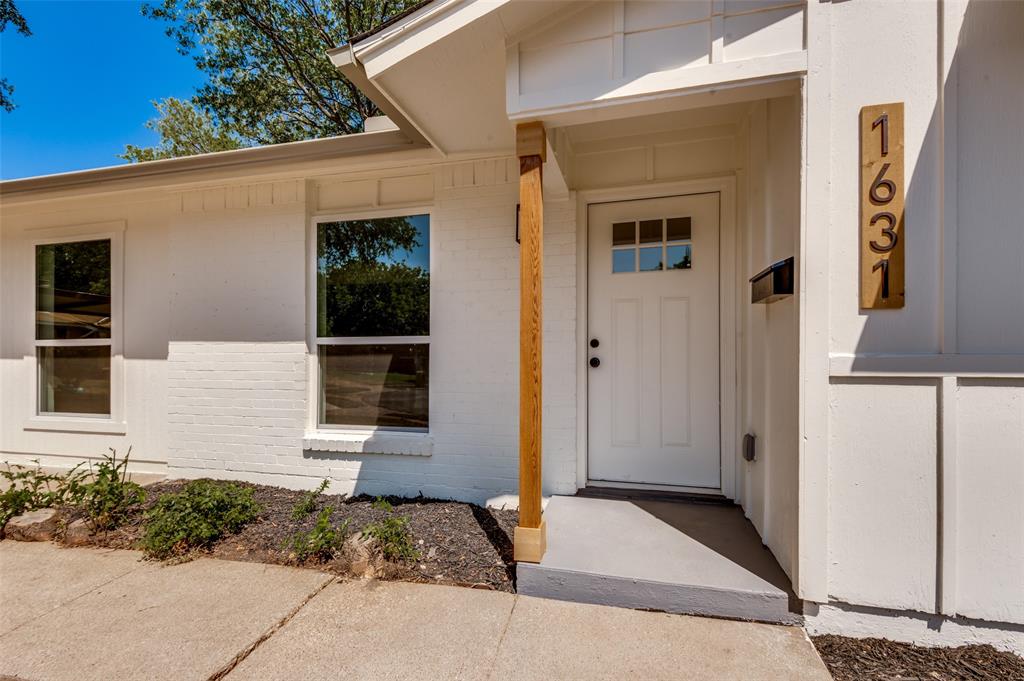 1631 Western Park Court Property Photo 3