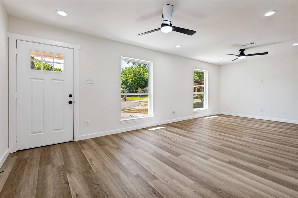 1631 Western Park Court Property Photo 6
