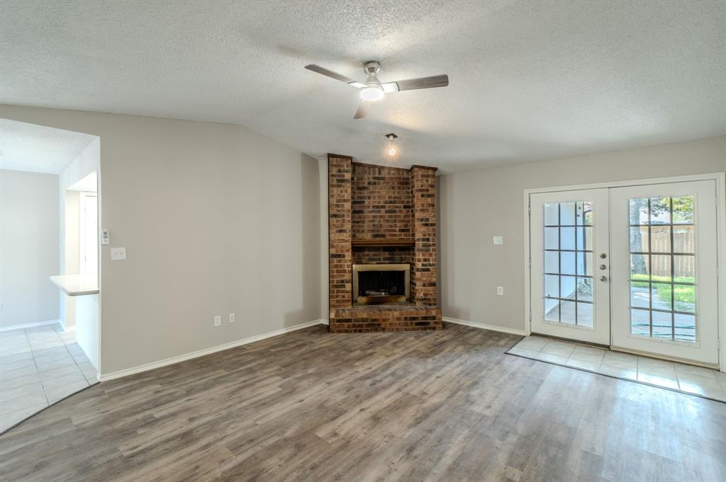 1514 Hindsdale Drive Property Photo 3