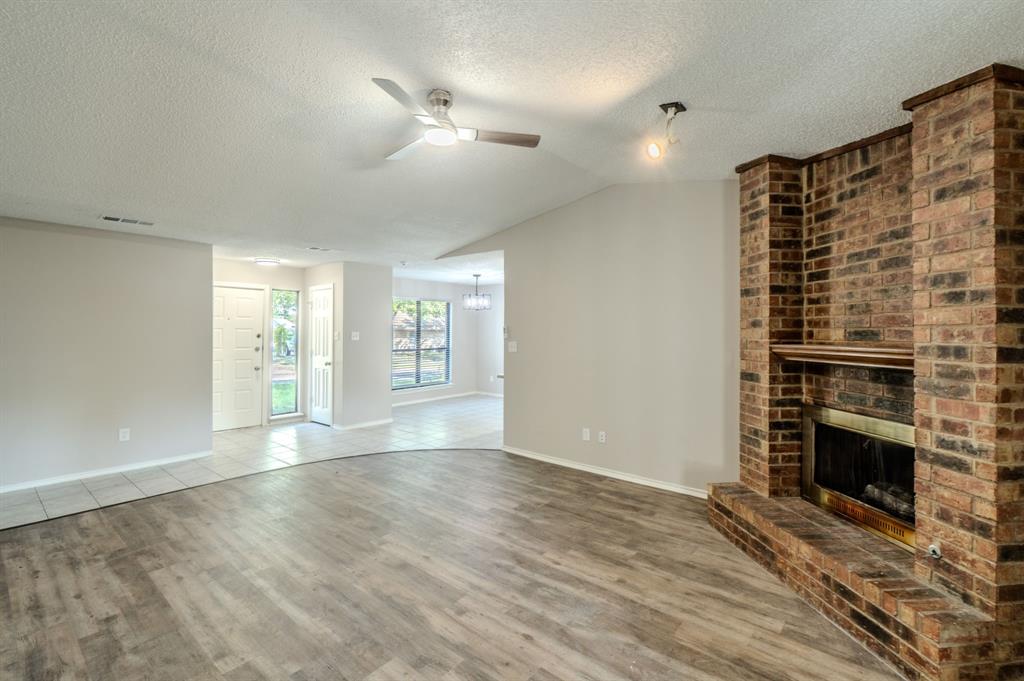 1514 Hindsdale Drive Property Photo 4