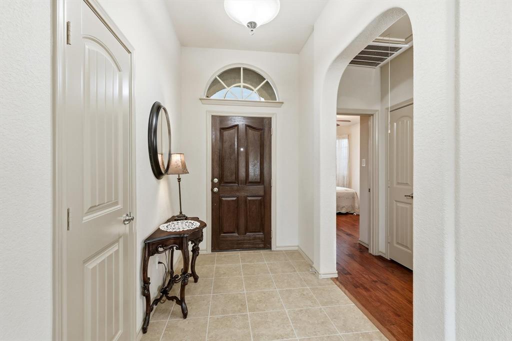 4524 Lacewood Drive Property Photo 2