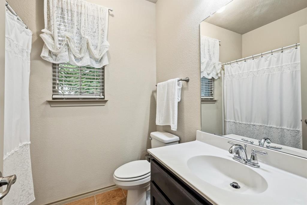 4524 Lacewood Drive Property Photo 5