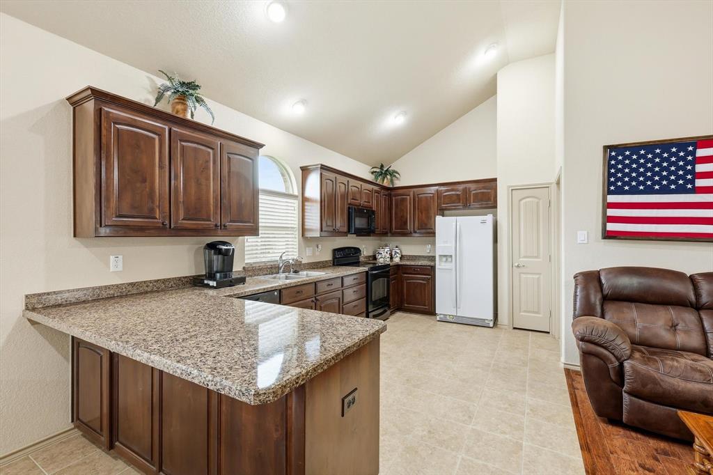4524 Lacewood Drive Property Photo 10