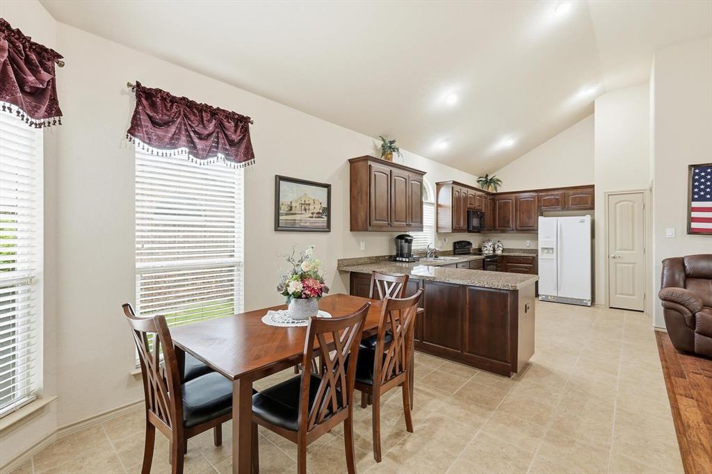 4524 Lacewood Drive Property Photo 11