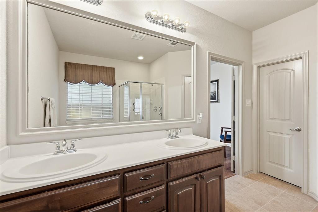 4524 Lacewood Drive Property Photo 15