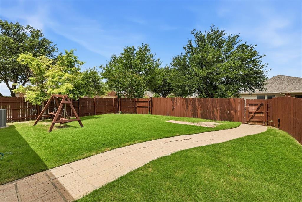 4524 Lacewood Drive Property Photo 17