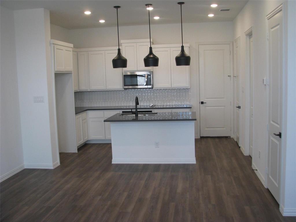 7557 Laburnam Road Property Photo 4