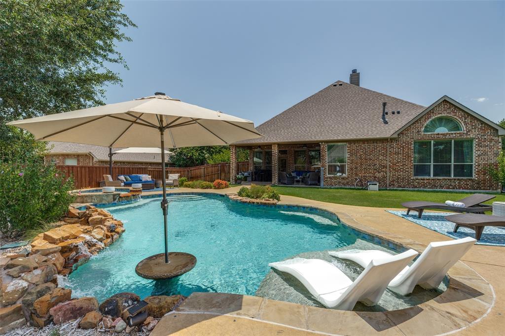 5731 Chateau Drive Property Photo 1