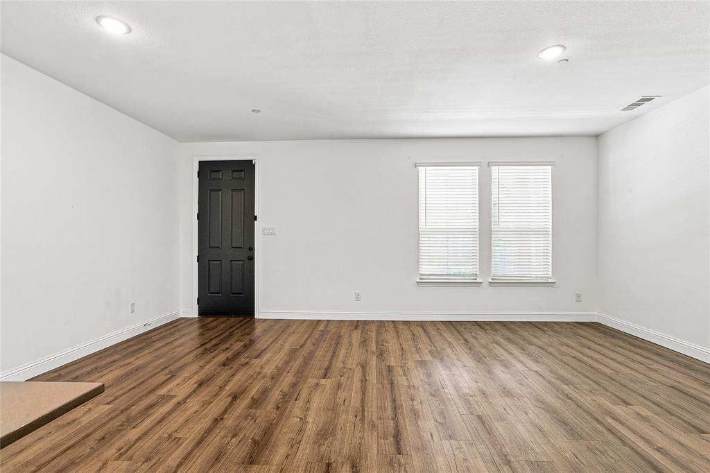537 Parkside Drive Property Photo 7