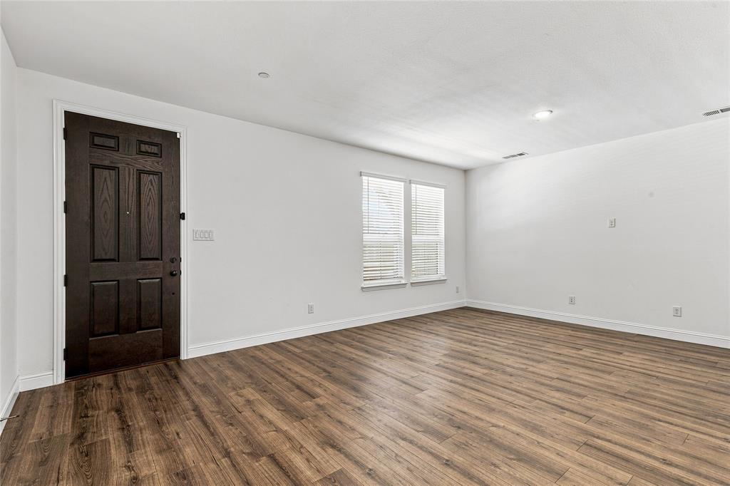 537 Parkside Drive Property Photo 8
