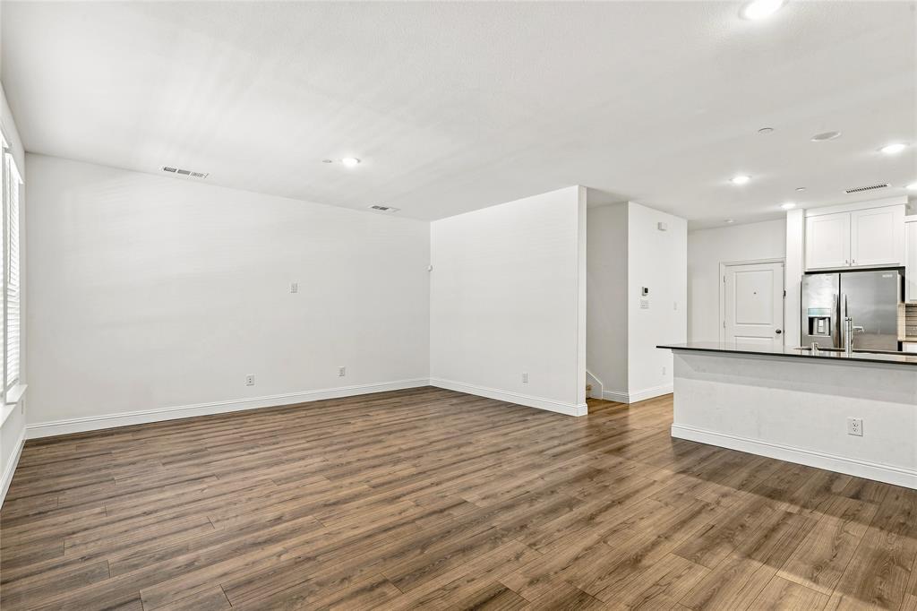 537 Parkside Drive Property Photo 9