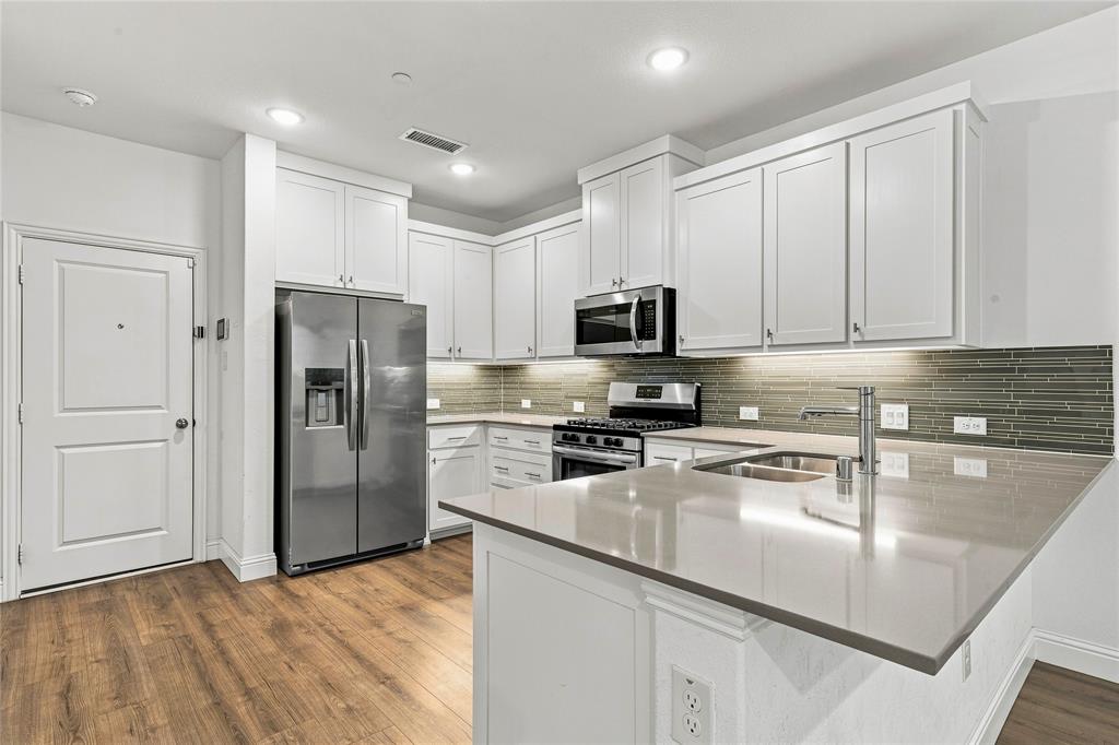 537 Parkside Drive Property Photo 11