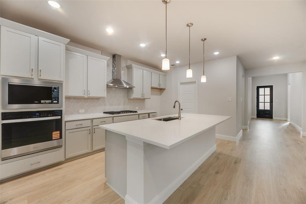 4112 Picton Avenue Property Photo 6