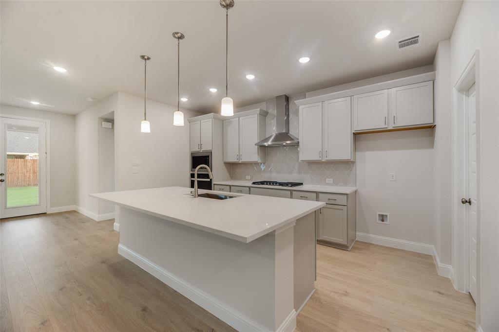 4112 Picton Avenue Property Photo 10