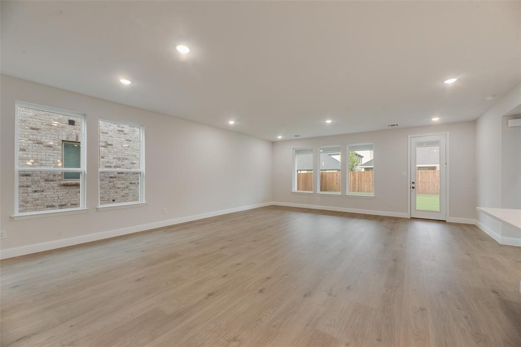 4112 Picton Avenue Property Photo 13