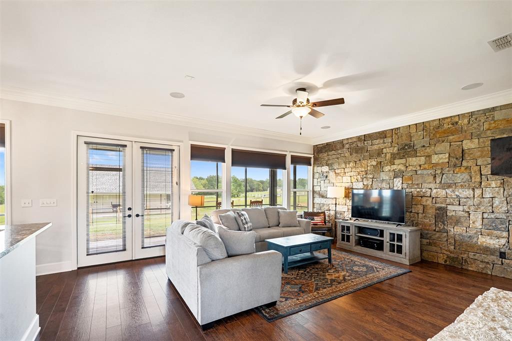 6870 Shore Crest Way Property Photo 5