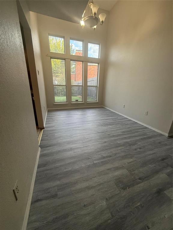 553 Raintree Circle Property Photo 4