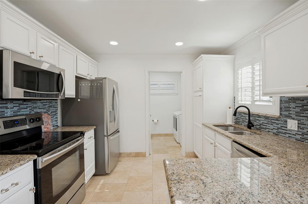 10810 Beauty Lane Property Photo 10