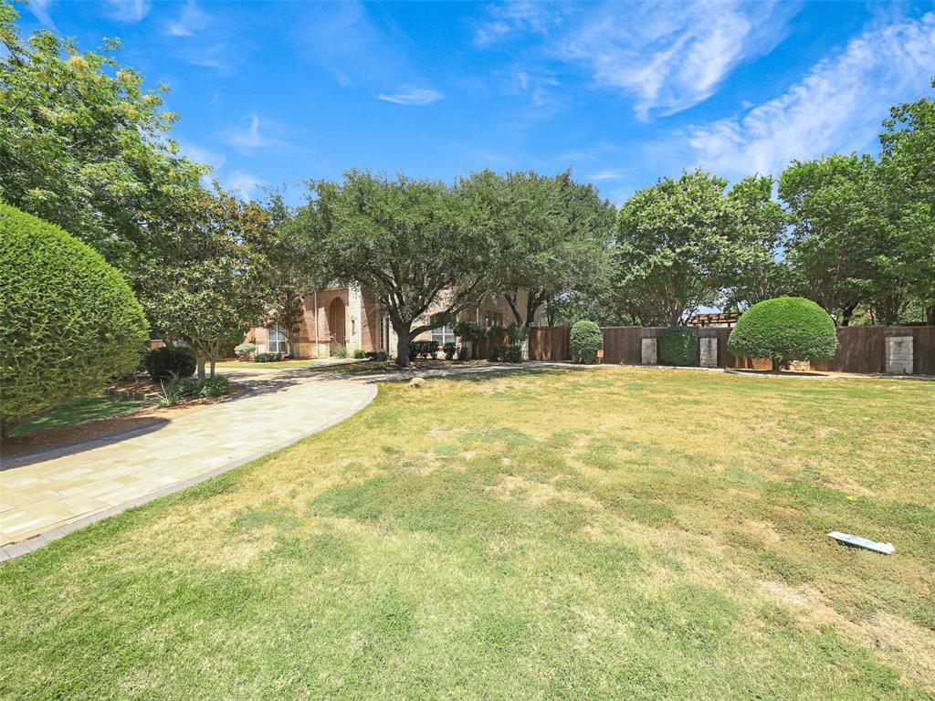 7798 Meadow Hill Drive Property Photo 2