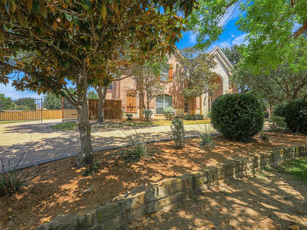 7798 Meadow Hill Drive Property Photo 3