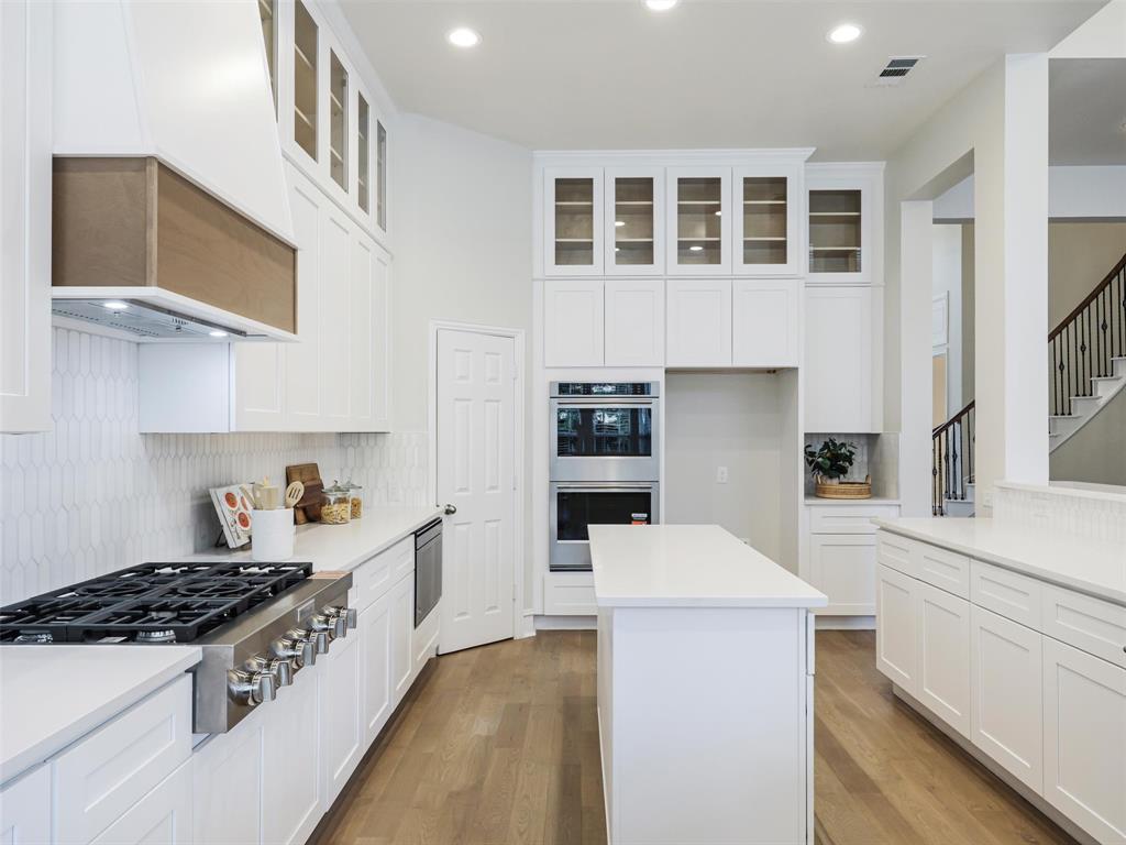 7798 Meadow Hill Drive Property Photo 12