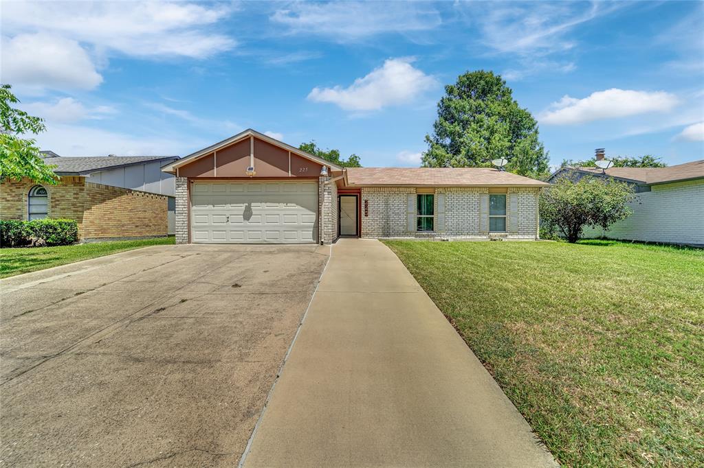 225 Rockcrest Drive Property Photo 1
