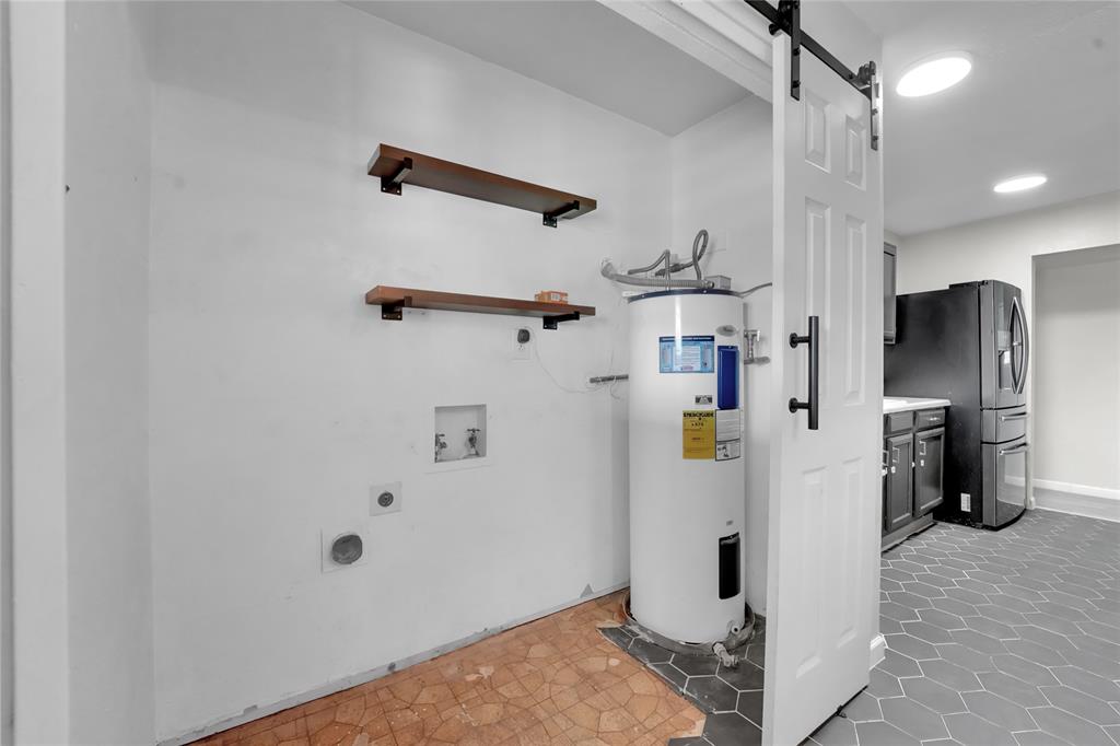 225 Rockcrest Drive Property Photo 10