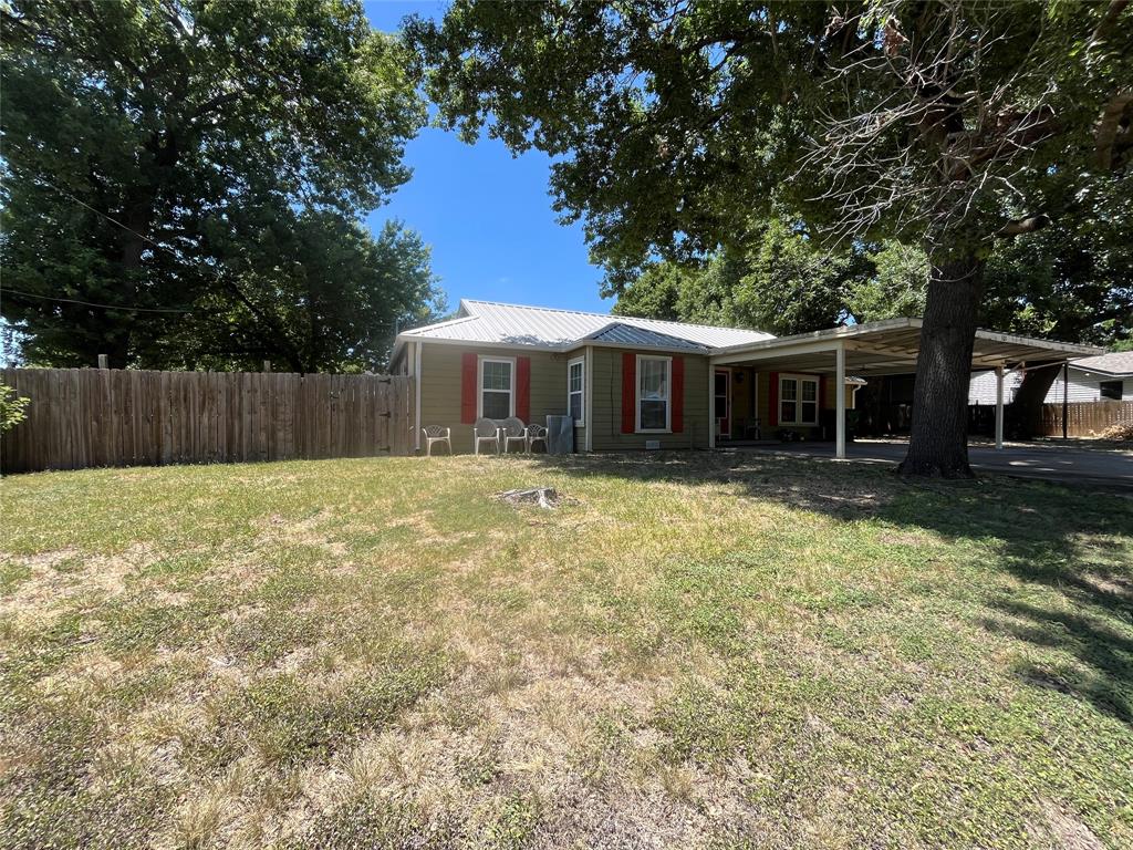 301 Briggs Street Property Photo 1