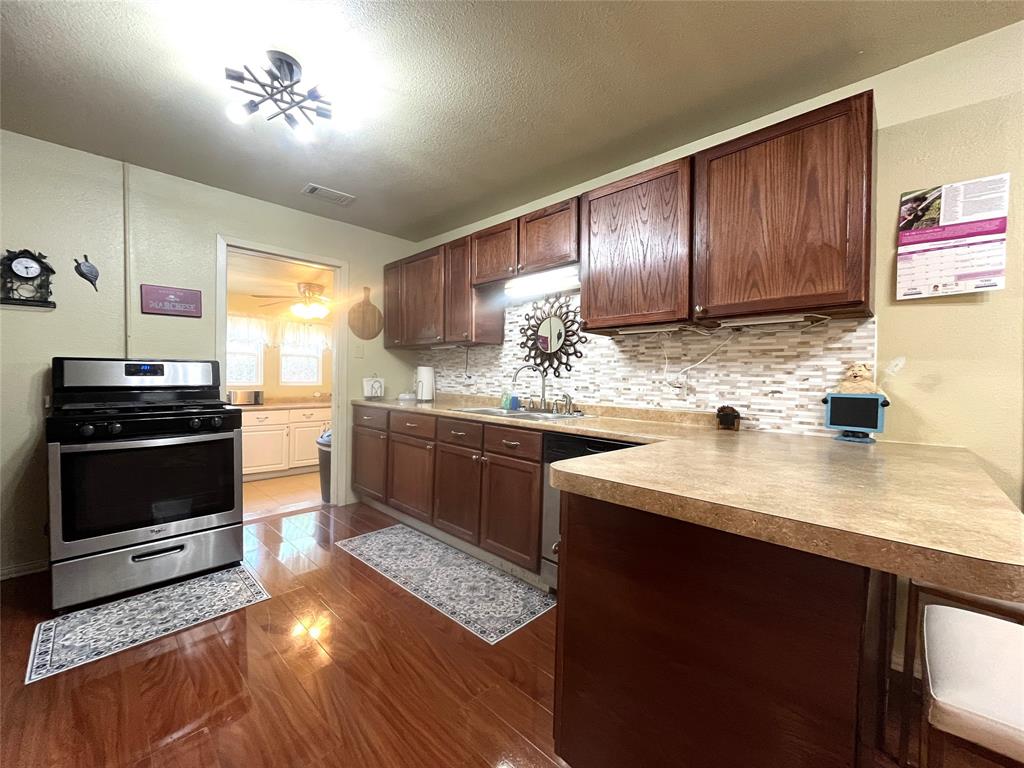 301 Briggs Street Property Photo 8