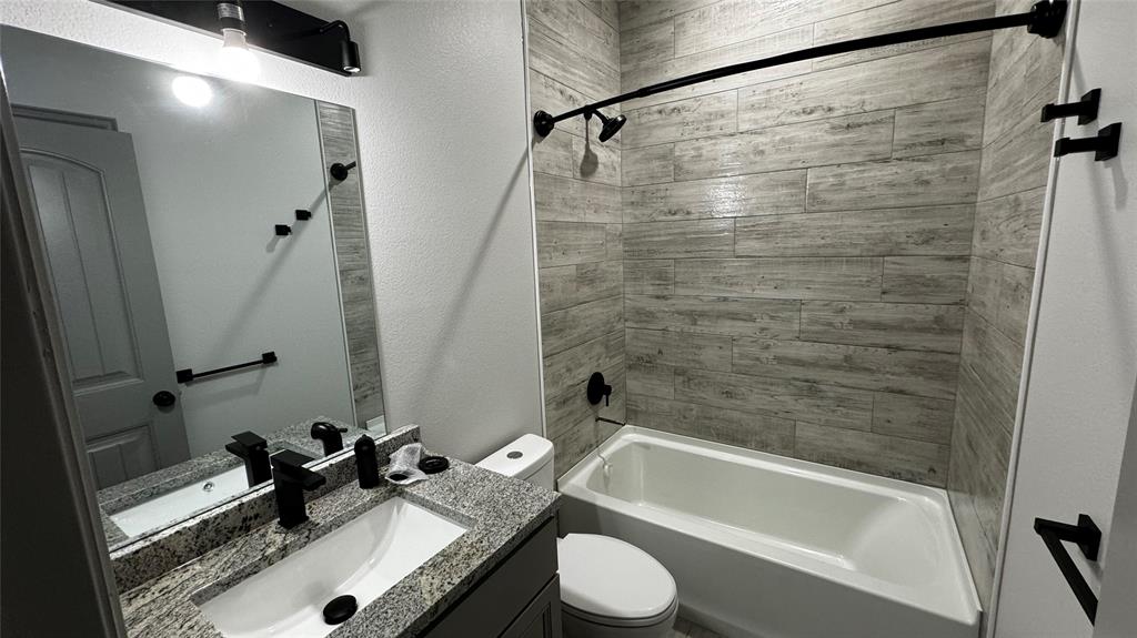 207 S 4th Property Photo 11
