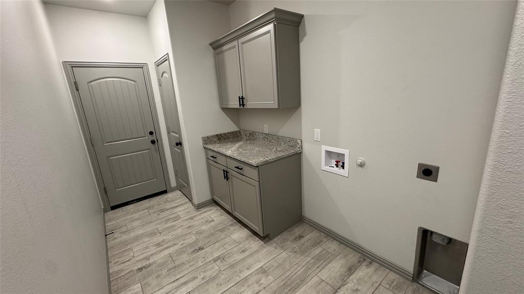 207 S 4th Property Photo 14