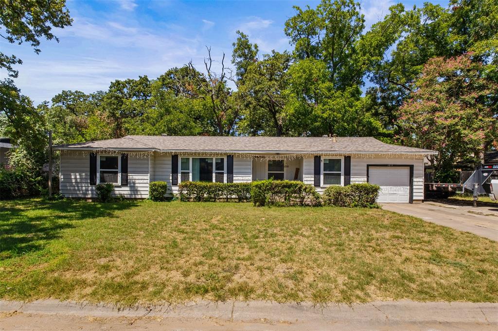 1859 Oakwood Street Property Photo 1