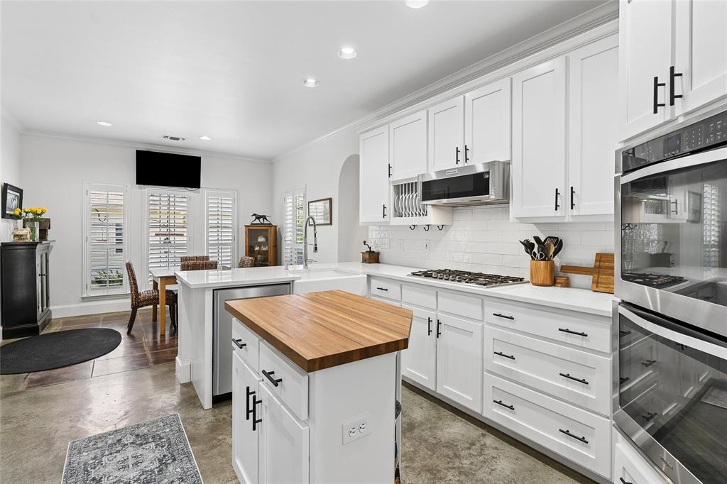 4030 Weston Road Property Photo 16
