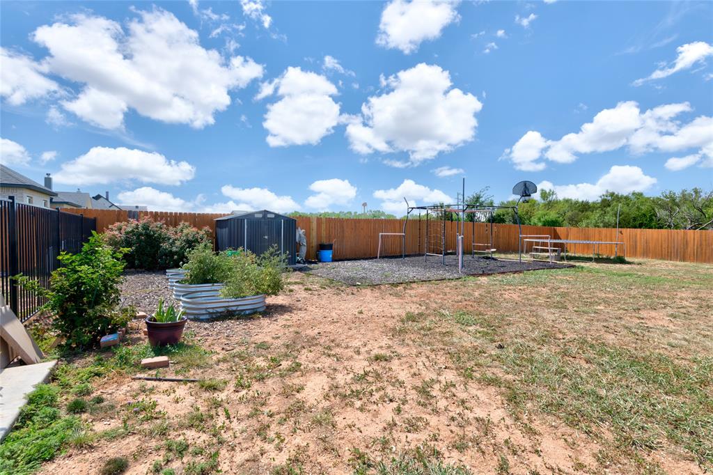 128 Hawker Lane Property Photo 37