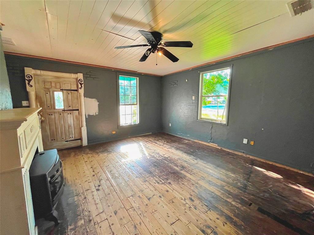 301 S Main Street Property Photo 14