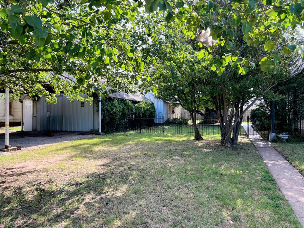 715 E Ikard Street Property Photo 3