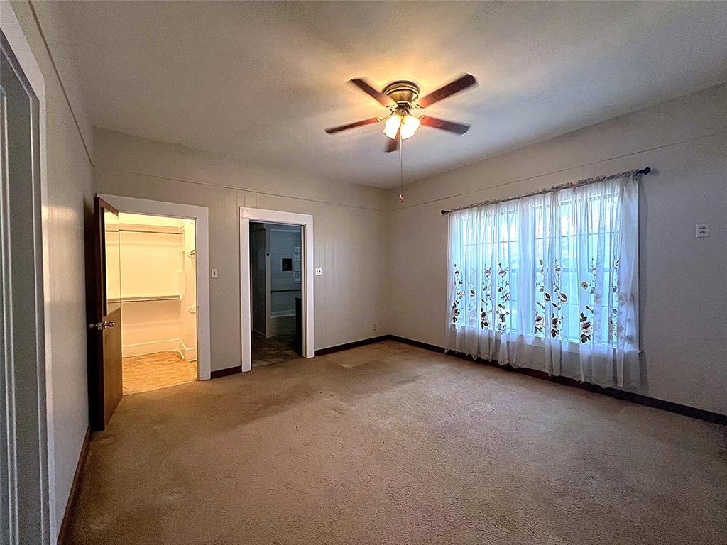 715 E Ikard Street Property Photo 10