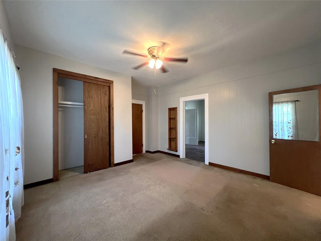 715 E Ikard Street Property Photo 11