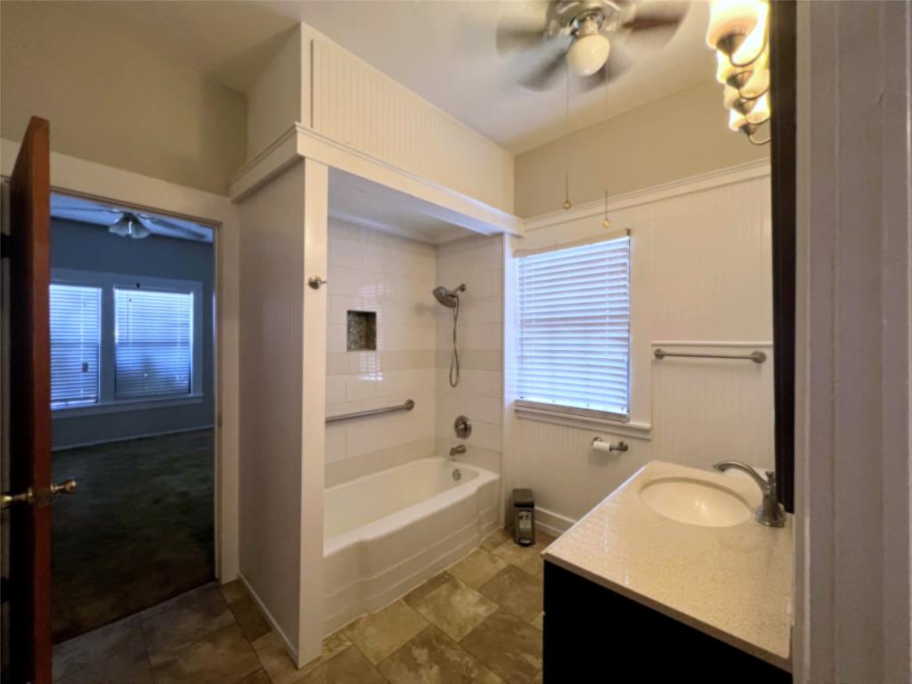 715 E Ikard Street Property Photo 12
