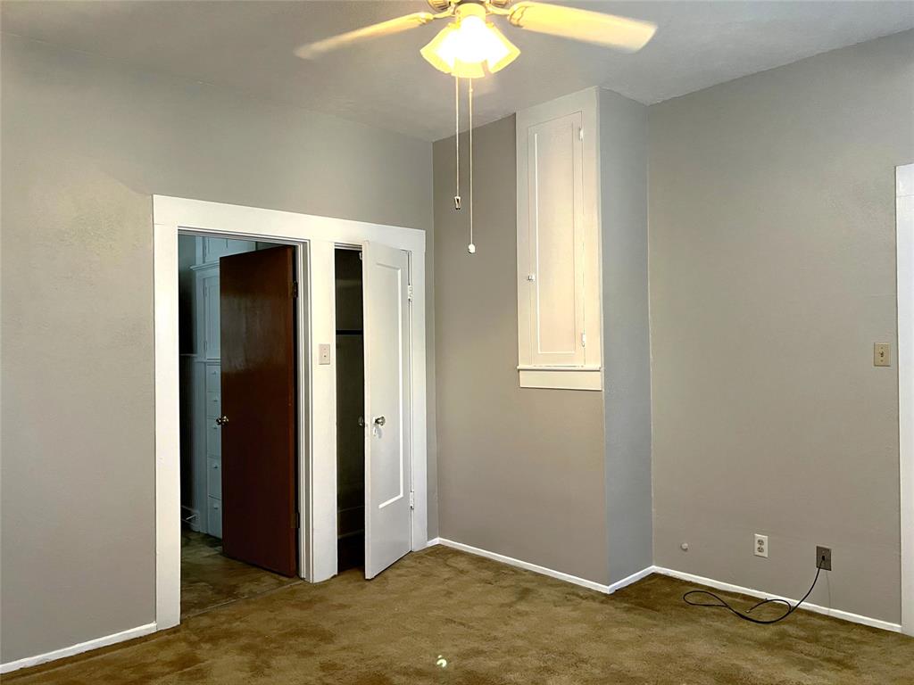 715 E Ikard Street Property Photo 14