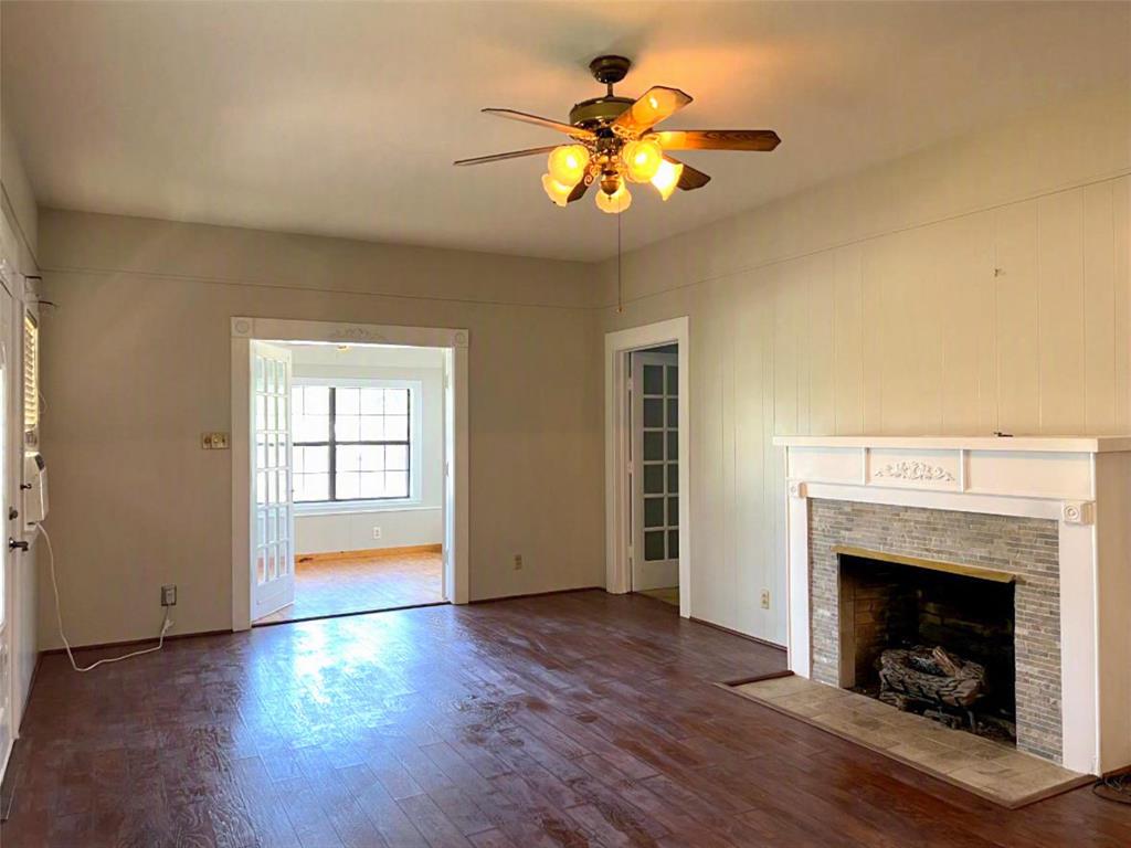 715 E Ikard Street Property Photo 19