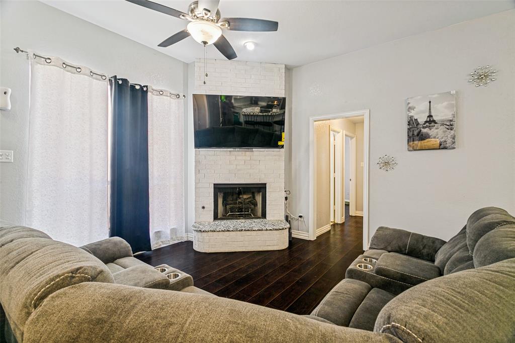 1228 Falcon Trail Property Photo 6