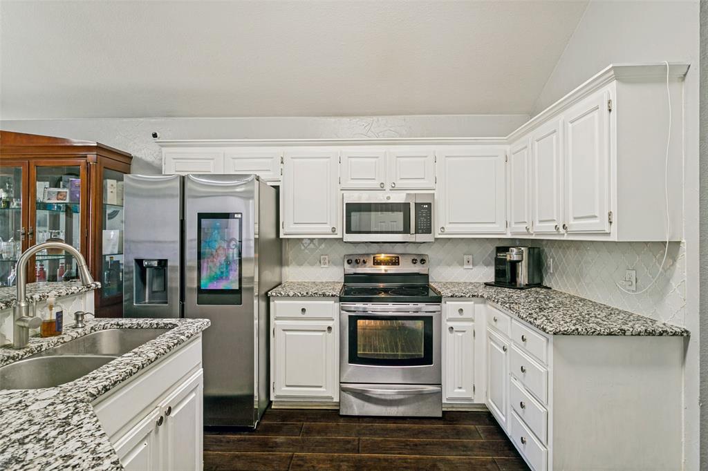 1228 Falcon Trail Property Photo 8