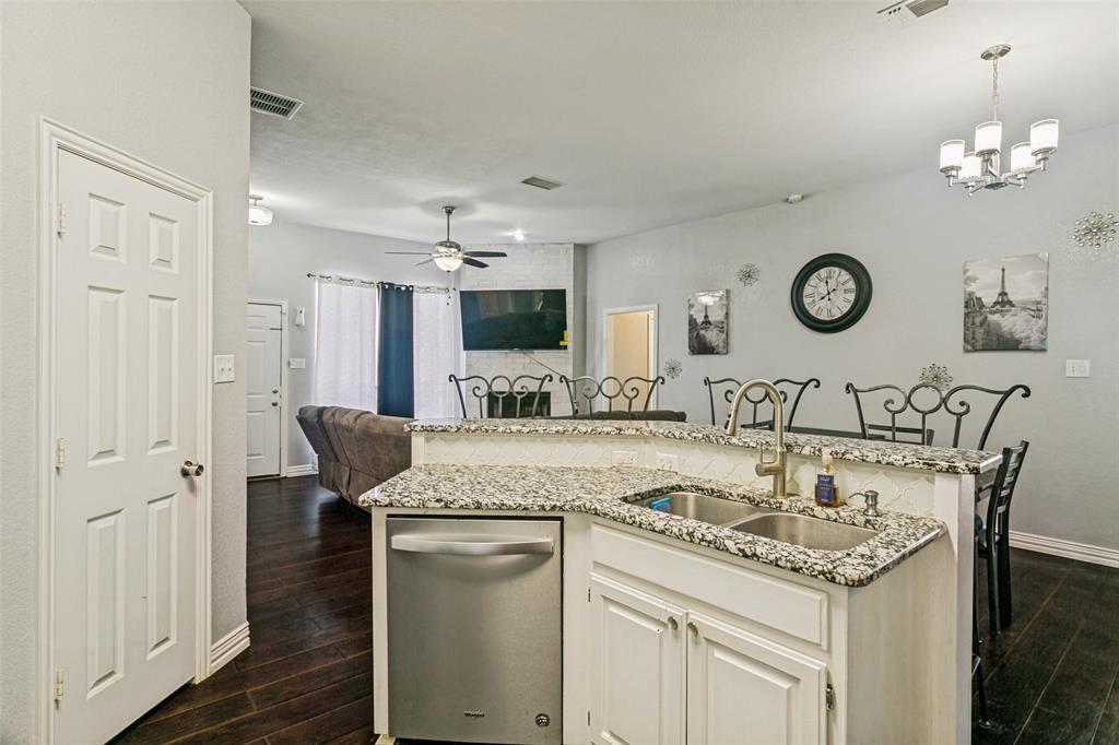 1228 Falcon Trail Property Photo 10