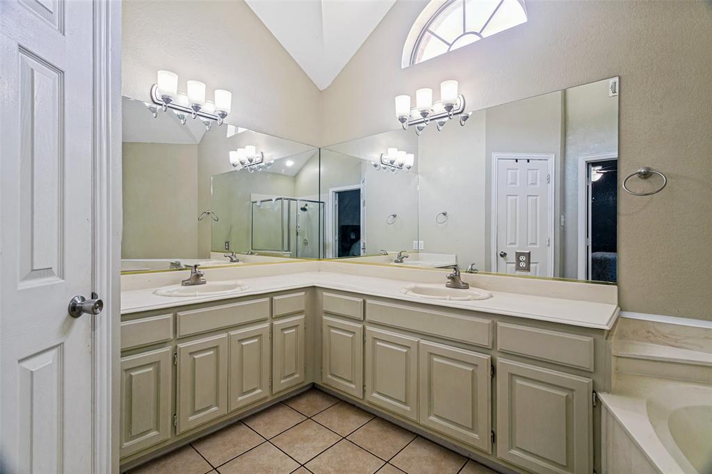 1228 Falcon Trail Property Photo 15