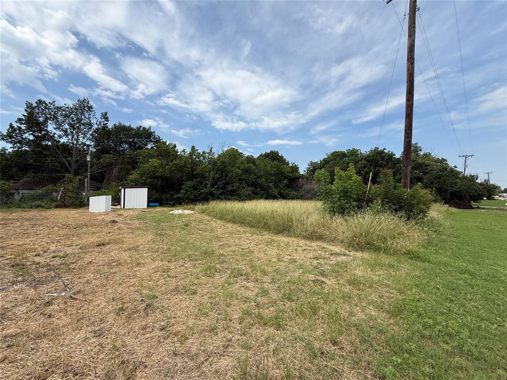 4724 N University Drive Property Photo 3