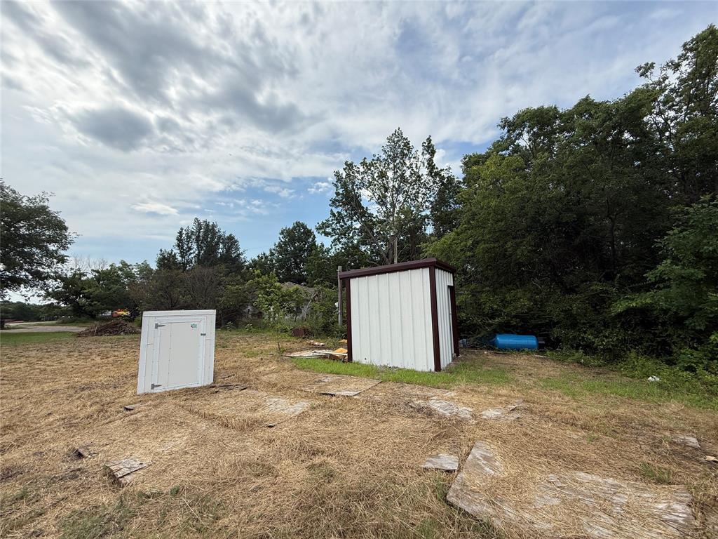 4724 N University Drive Property Photo 9