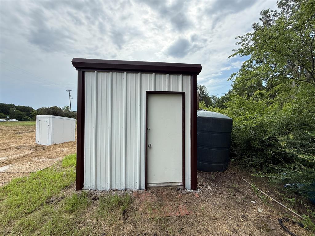4724 N University Drive Property Photo 12