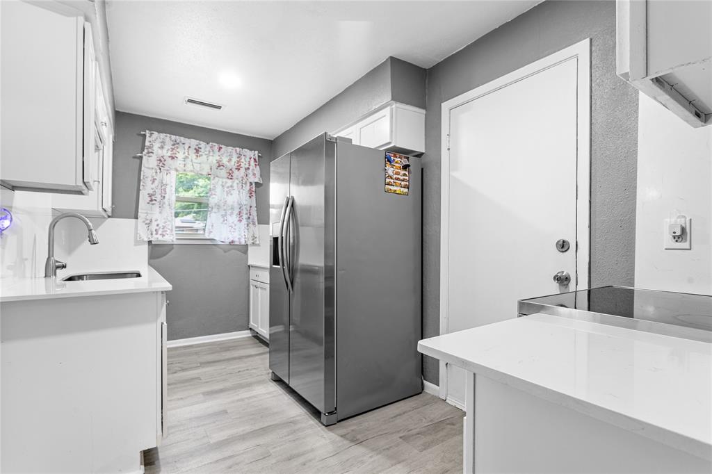 6930 Trailcrest Drive Property Photo 11